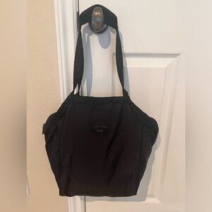 Tom Bihn Small zip-top shop bag in black